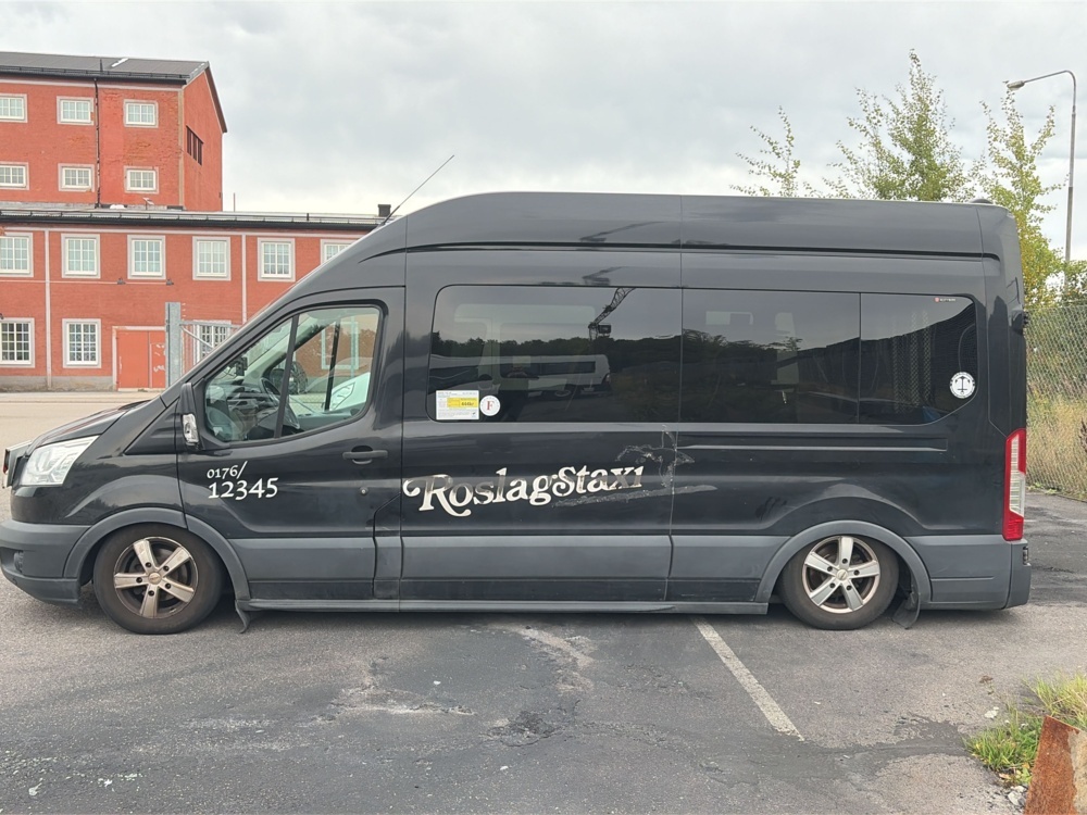 1576438-2 Ford Transit 350 Kombi 2.0 TDCi SelectShift, 130hp -2018 (Taxi registered)