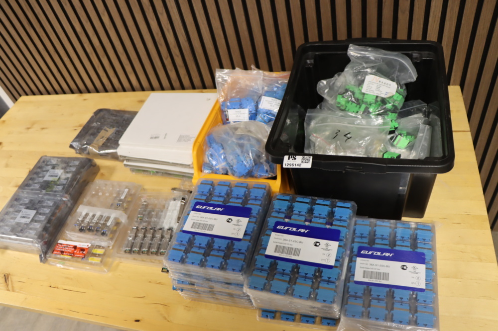 1296142-2 Lot of fiber optic adapters