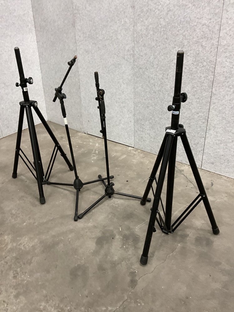 1473954-2 Speaker stands and mic stands