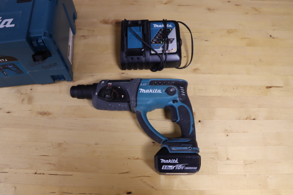 1296153-2 Impact drill Makita DHR202