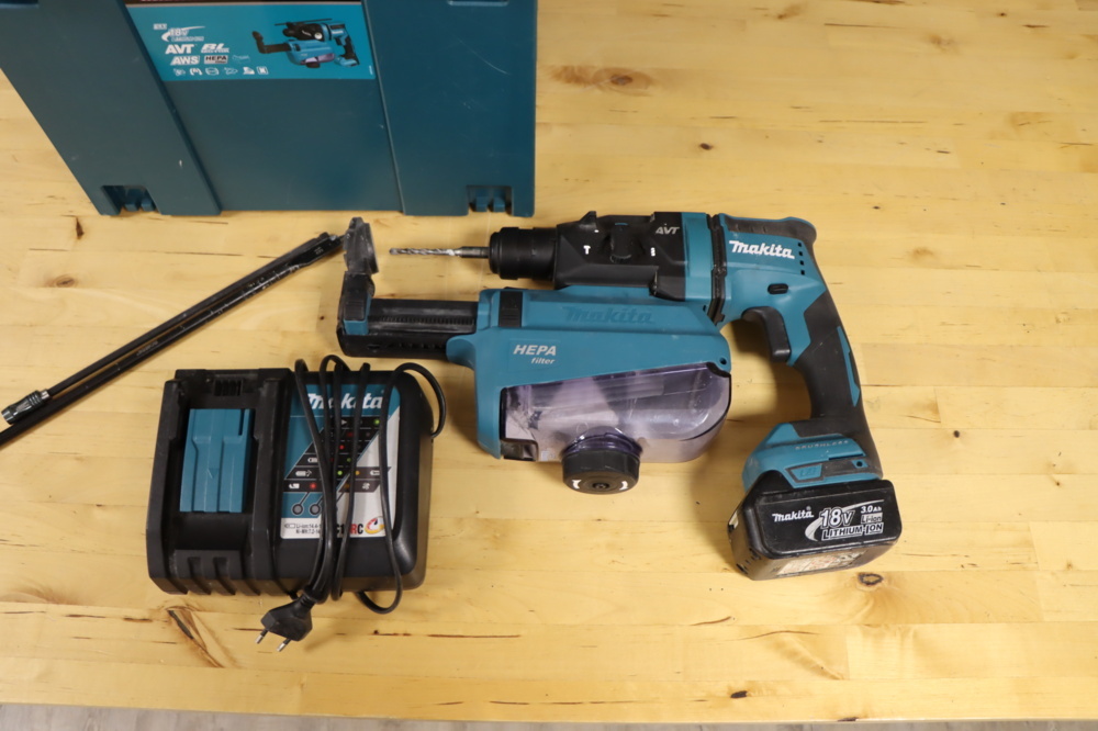 1296154-1 Hammer drill Makita DHR182 with Hepa filter