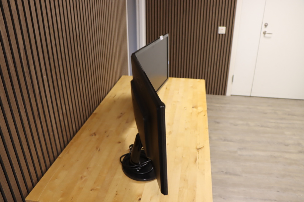 1296156-2 2 computer monitors 27-inch Benq