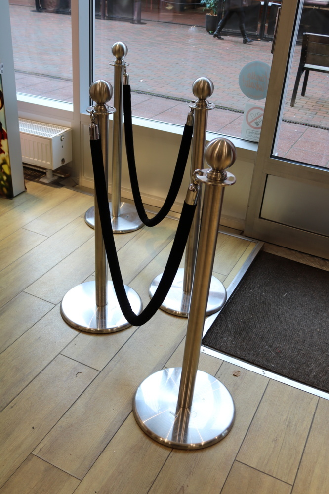 1515248-2 Barrier posts 4 pcs