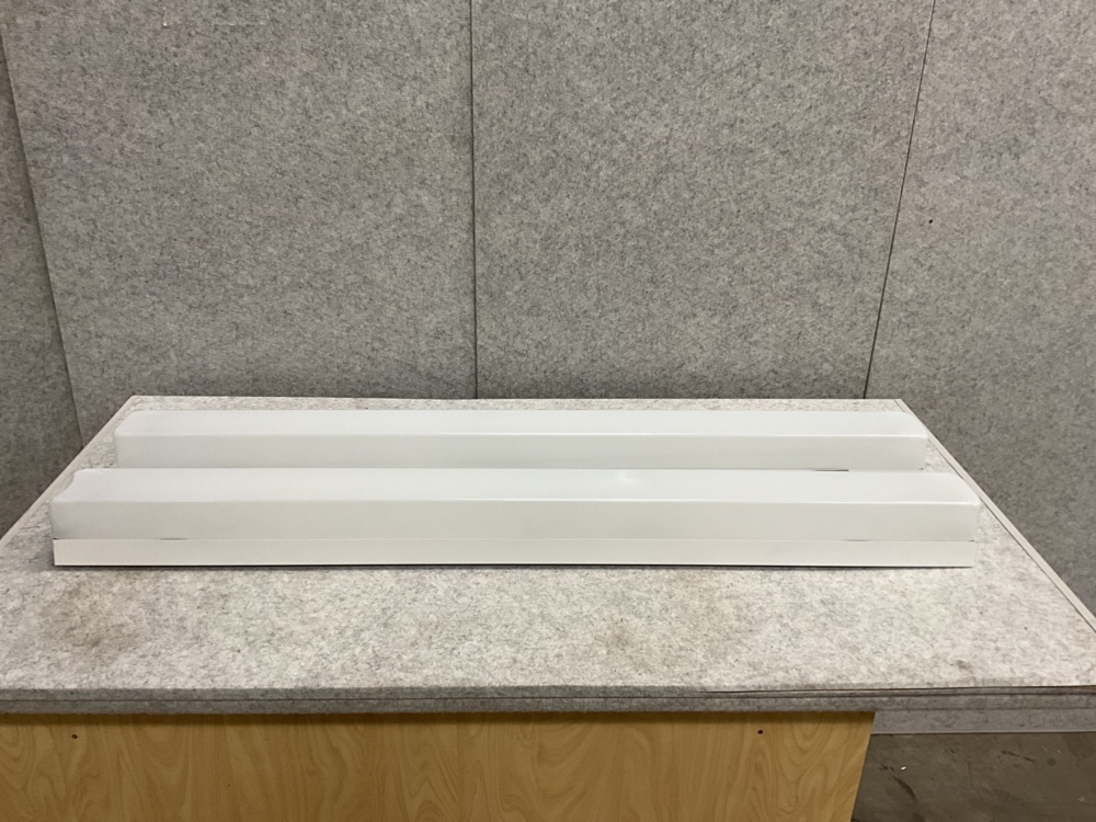 1473957-1 2 lighting fixtures