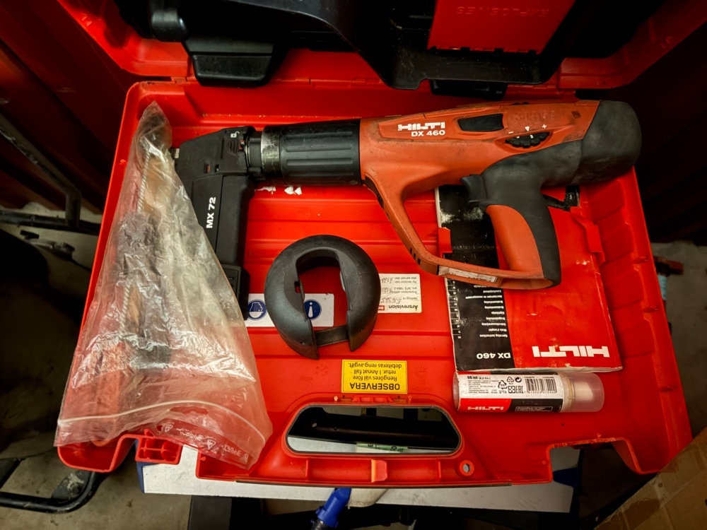 1558629-1 Bultpistol, skruvautomat HILTI