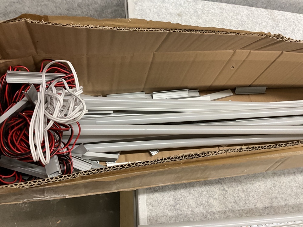 1473959-2 8 pcs. lighting rails "Led"