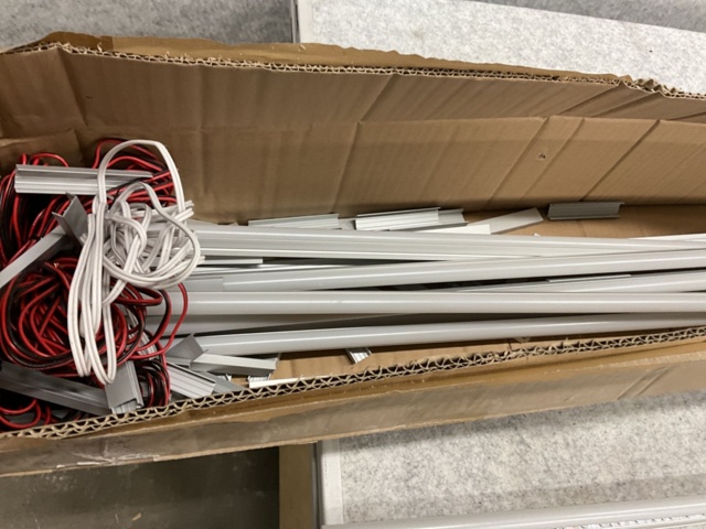 1473959-2 8 st. belysningsskenor "Led"