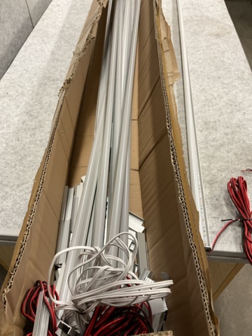 1473959-4 8 st. belysningsskenor "Led"