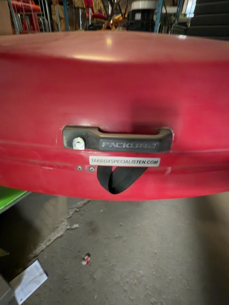 1491711-2 Roof box - Packline