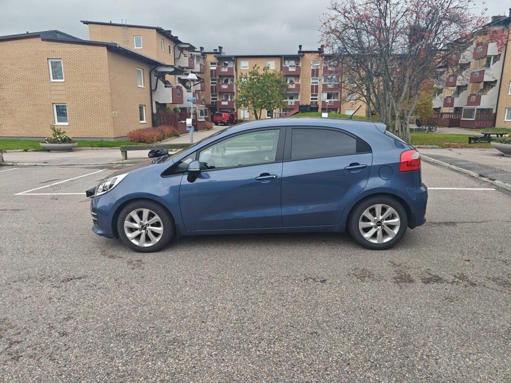 1484585-2 Kia Rio 1.2 CVVT -2015
