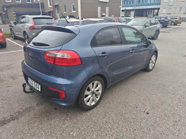 1484585-5 Kia Rio 1.2 CVVT -2015