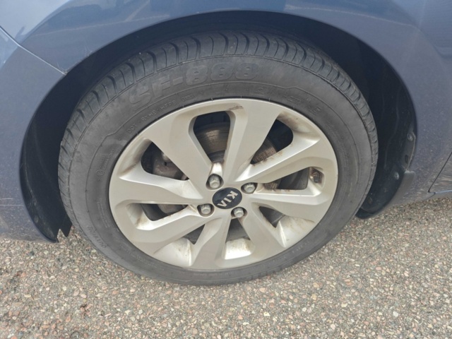 1484585-9 Kia Rio 1.2 CVVT -2015