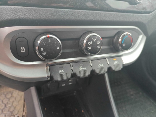 1484585-63 Kia Rio 1.2 CVVT -2015