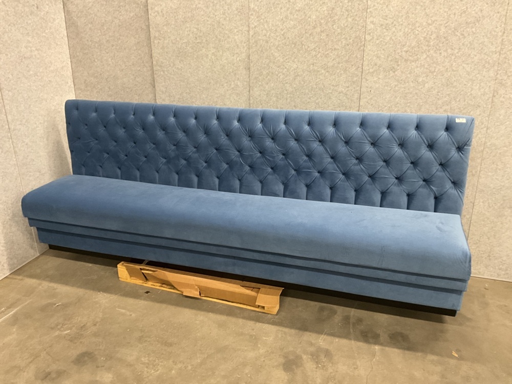 1473962-1 Upholstered sofa