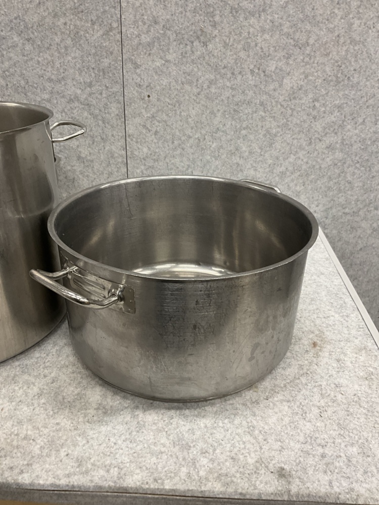 1473966-2 3 large pots