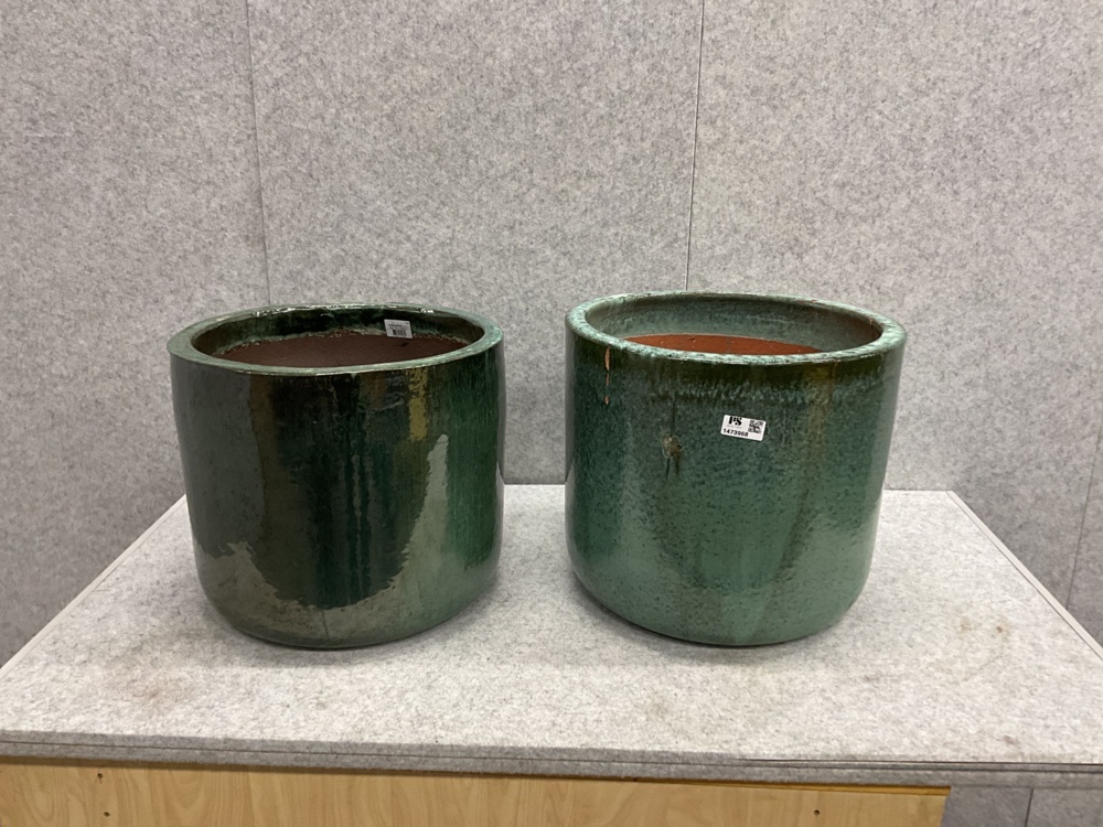 1473968-1 2 pots