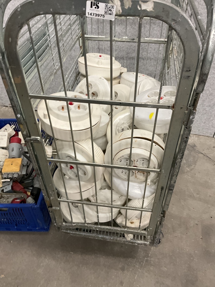 1473975-2 Lot of extension plugs