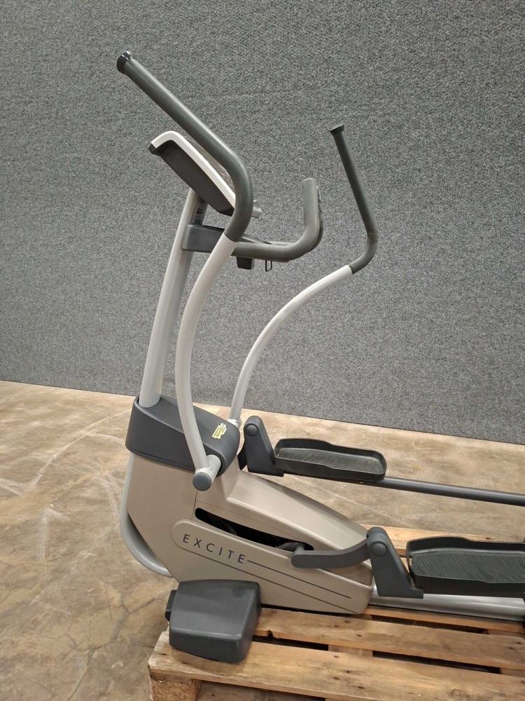 1591037-2 Cross trainer, Technogym Excite