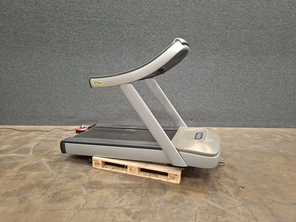 1591038-1 Treadmill, Technogym DAK6EL