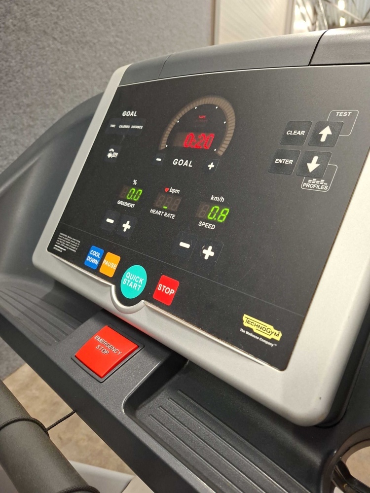 1591038-2 Treadmill, Technogym DAK6EL