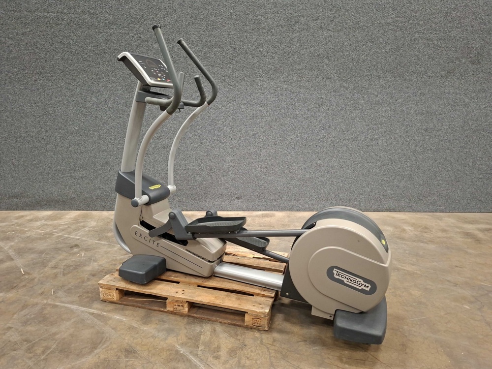 1591039-1 Cross trainer, TechnoGym Excite