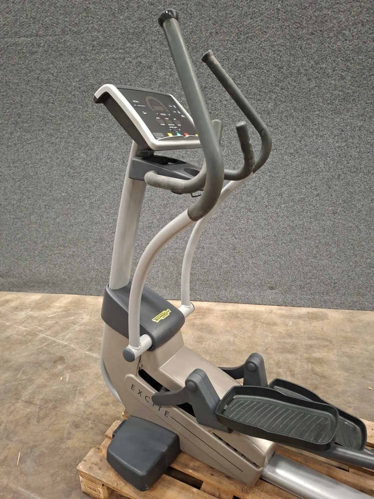 1591039-2 Cross trainer, TechnoGym Excite