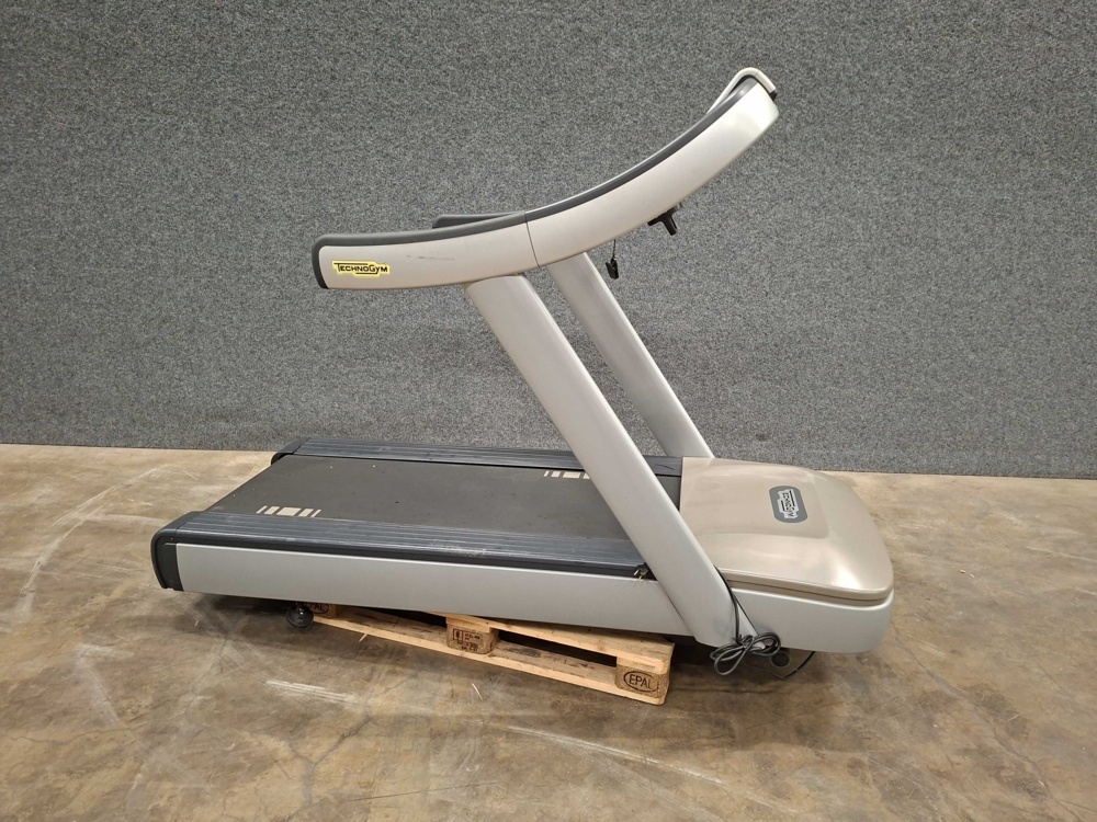 1591040-1 Treadmill, Technogym DAK6EL