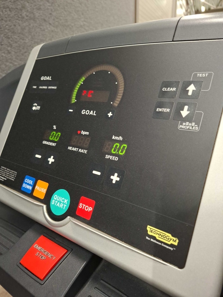 1591040-2 Treadmill, Technogym DAK6EL