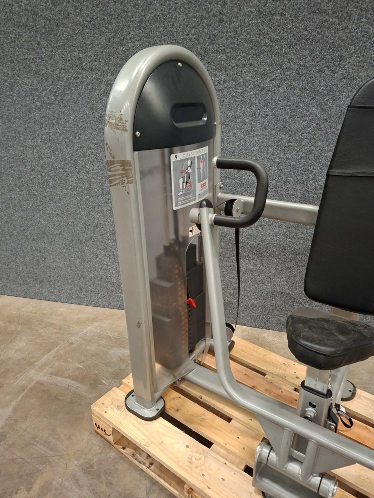 1591041-2 Chest press, Star Trac