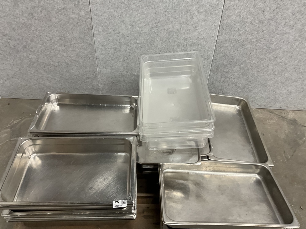 1473987-2 Party with canteens