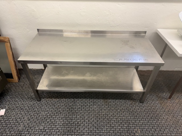 1141835-2 Grillbänk med underhylla, ca 140x60x65 cm