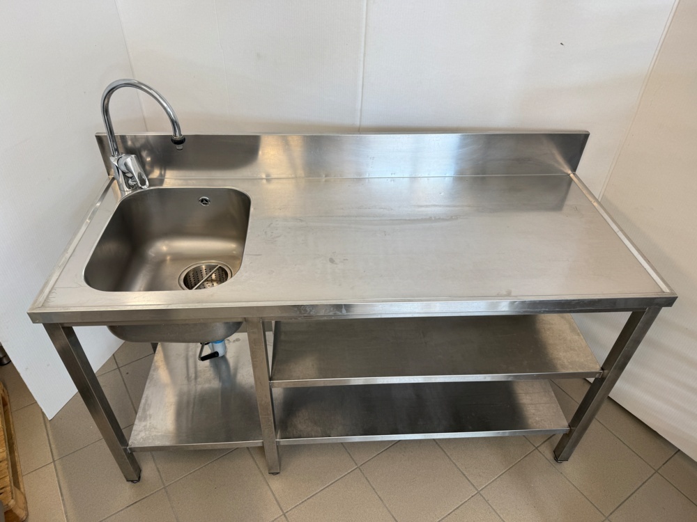 1141808-2 Sink with faucet, raised back edge, double bottom shelves, ball valve