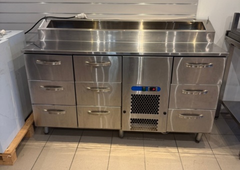 Refrigerated counter with 9 drawers, cooling channel. Approx. 160c65x90 cm