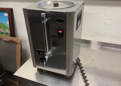 Electric coffee thermos from Coffé Queen. Approximately 5 liters