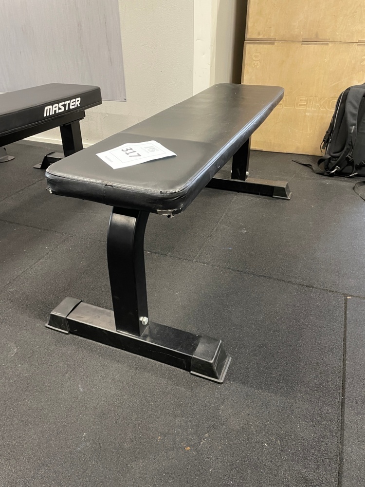 1590317-2 Exercise bench