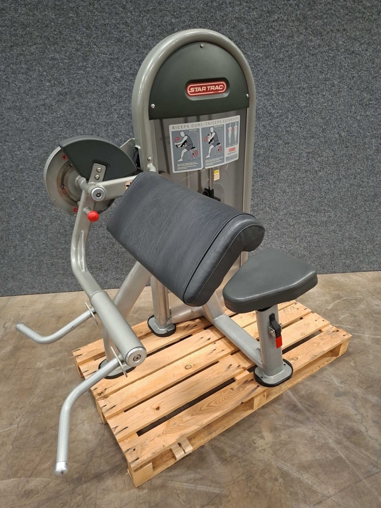 1591048-2 Biceps curl/triceps machine, Star Trac