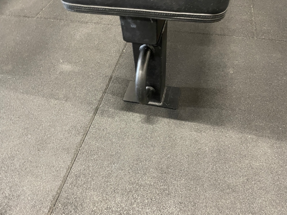 1590320-2 Exercise bench