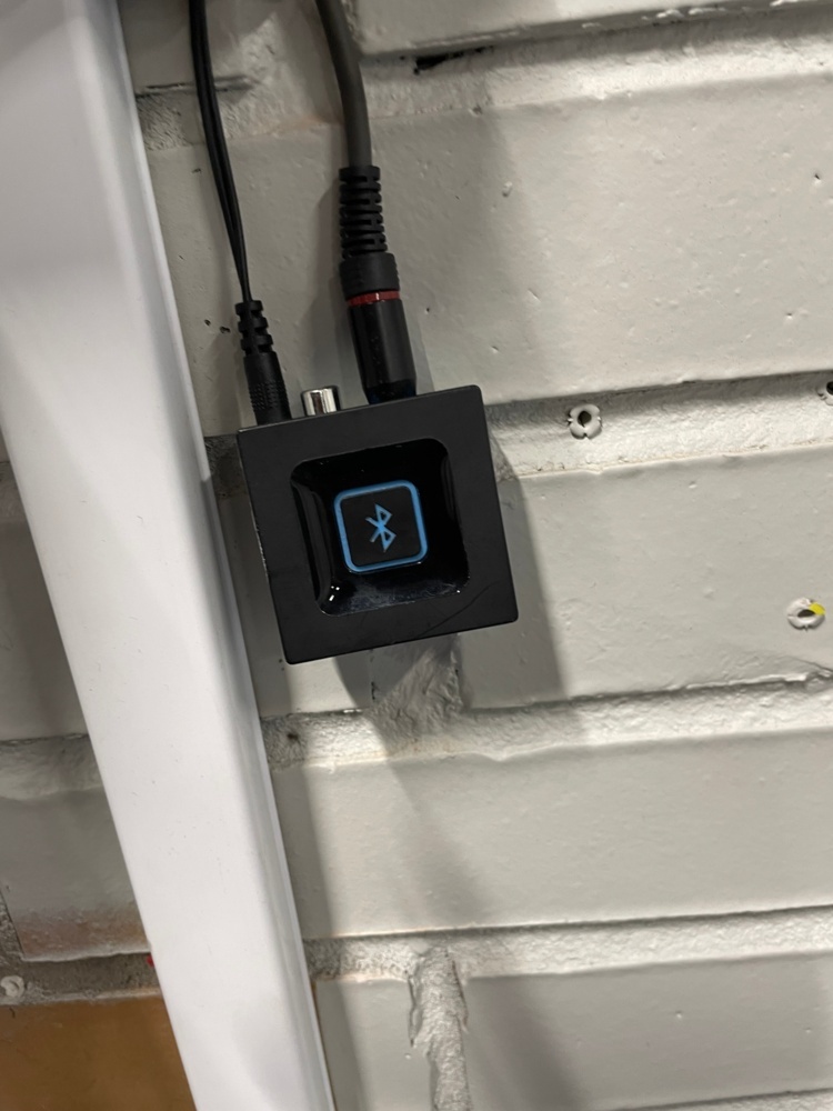 1591467-2 Speaker with Bluetooth