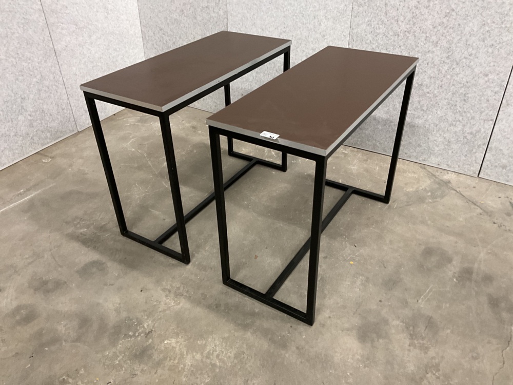 1473991-2 2 pcs. Side tables