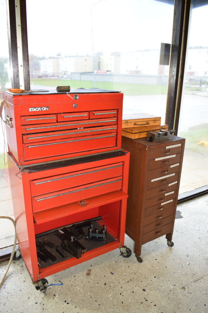 1452833-1 Tool trolley on wheels Stackon