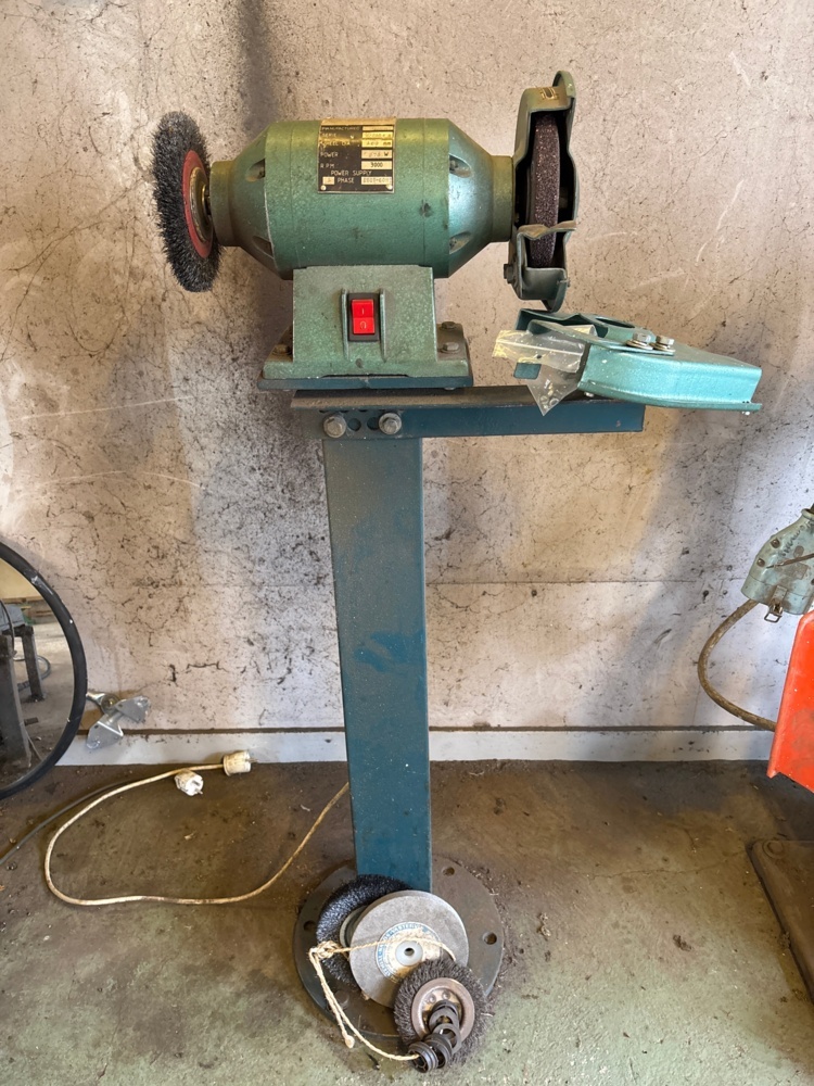 1497730-1 Bench grinder - Clas Ohlson AB
