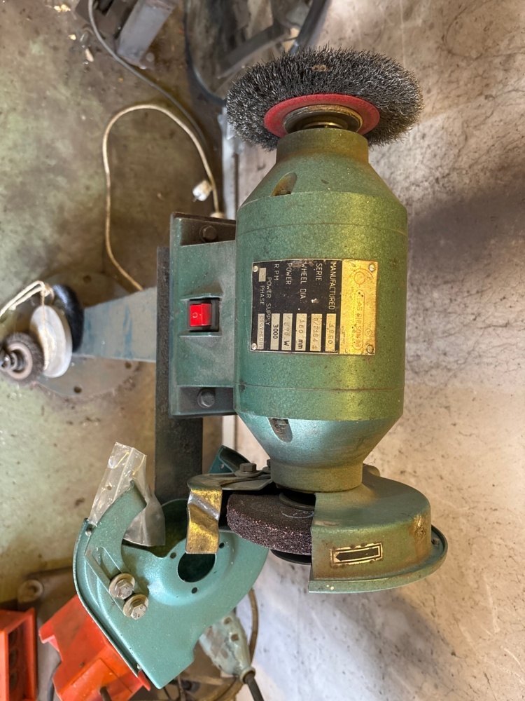 1497730-2 Bench grinder - Clas Ohlson AB