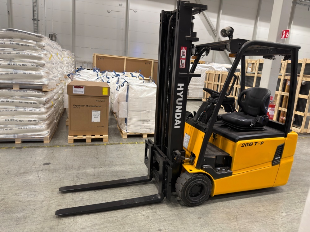 1583273-1 Hyundai 20BT-9 Electric Forklift