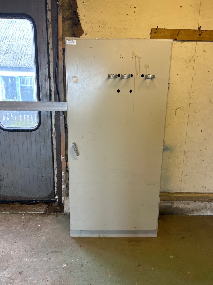1497740-2 Sheet metal cabinet