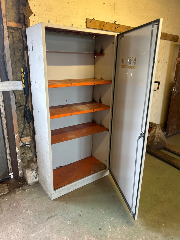 1497740-1 Sheet metal cabinet