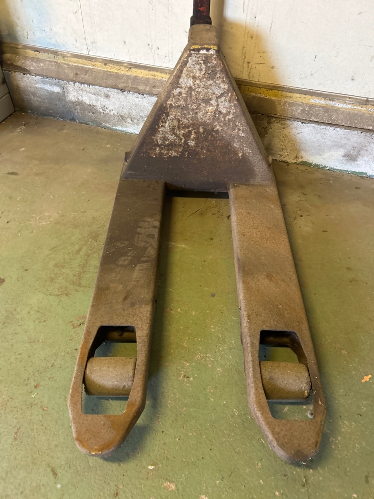 1497739-2 Pallet truck - BT L 2000