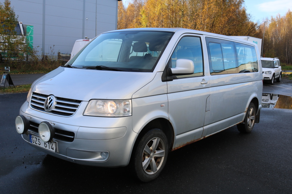 1515239-2 Volkswagen Caravelle 2.5 TDI DPF 10v Automatisk. 2008