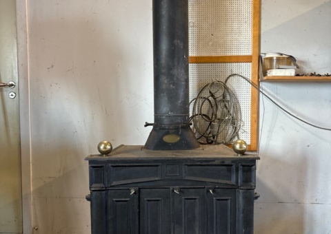 Cast Iron Stove - Benjamin Franklin