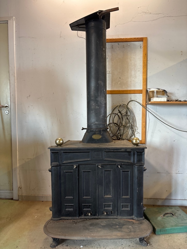 1497733-1 Cast Iron Stove - Benjamin Franklin