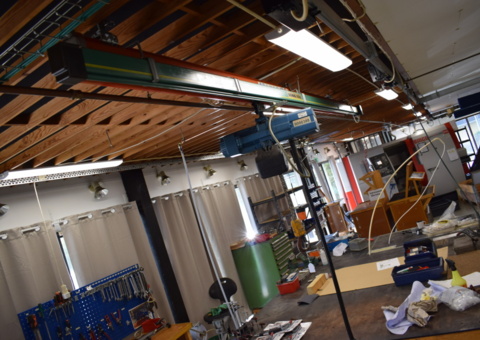 DEMAC 500 kg overhead crane